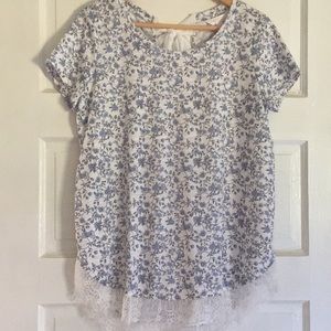 Lauren Conrad Lace Trim Tie Back Top Size M